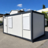 Oficina de obra de 17 m² con persianas enrollables Oficina de obra de 17 m² con persianas enrollables